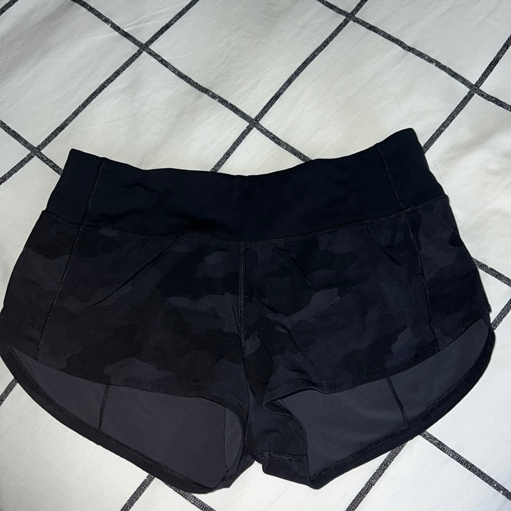 Lululemon speed up low-rise lined shorts 2.5